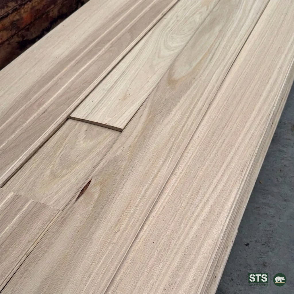 Gympie Messmate timber grain detail - species-level imagery. Not a photograph of the exact listed profile size.