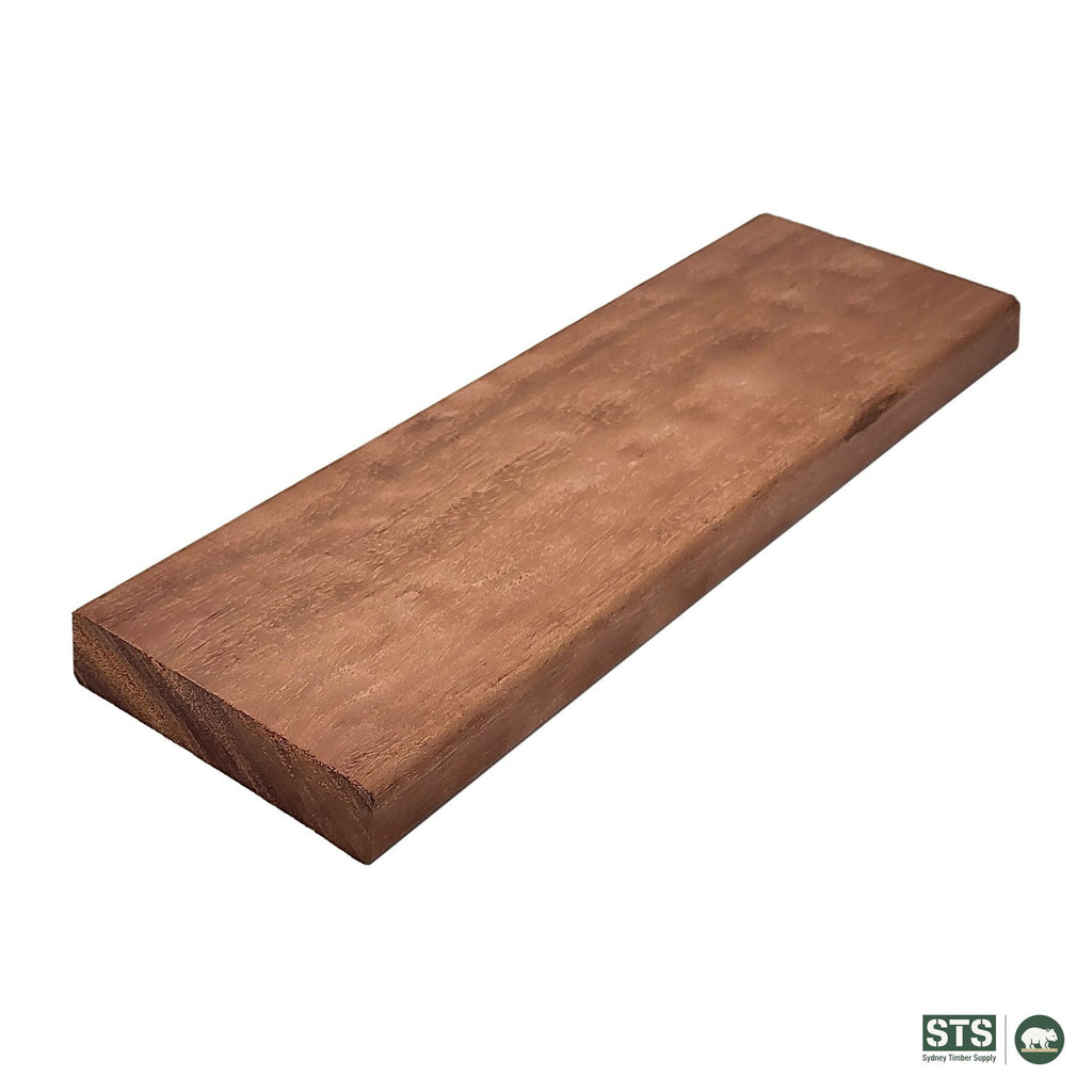 Forest Red Gum 135 x 35mm hardwood decking - product photography