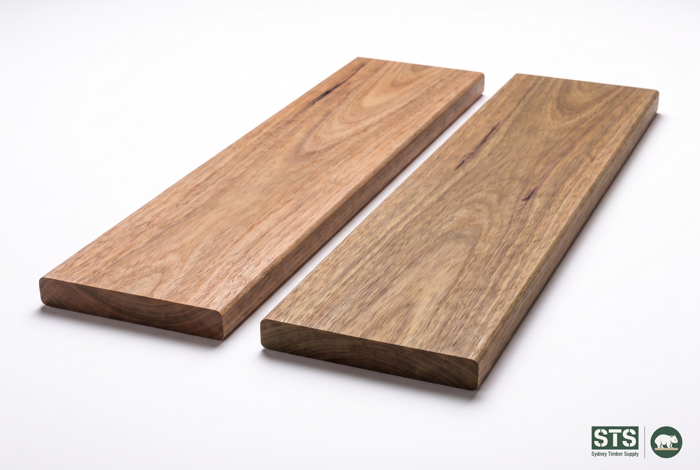 Spotted Gum 135 x 19mm hardwood decking - product photography