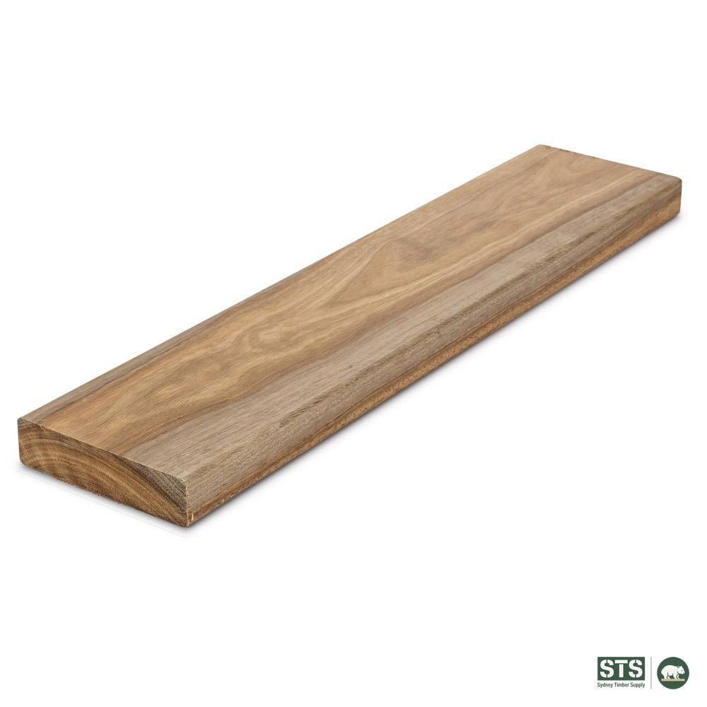 Spotted Gum 135 x 35mm hardwood decking - product photography